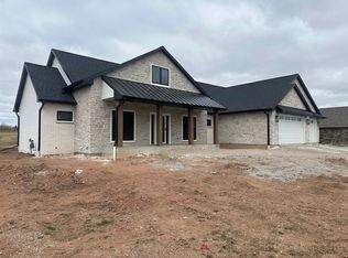 532 Royal Saint Pats Dr, Wrightstown, WI 54180