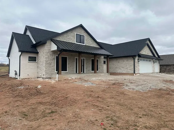 532 Royal Saint Pats Dr, Wrightstown, WI 54180