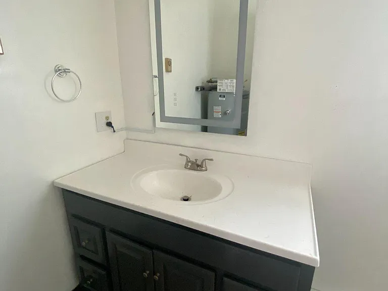 117 E High St — Photo 8