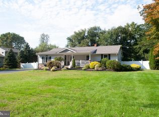 270 Edgebrook Rd, Robbinsville, NJ 08691