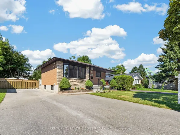 382 Fairlawn St, Oshawa, ON L1J 4R3