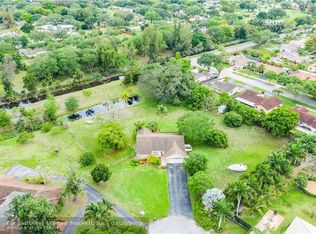 11200 SW 52nd St, Fort Lauderdale, FL 33330