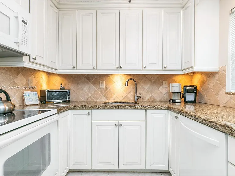 3131 S Ocean Dr #110 — Photo 3