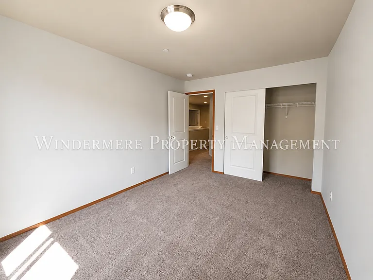 2532 Filbert Ave — Photo 14
