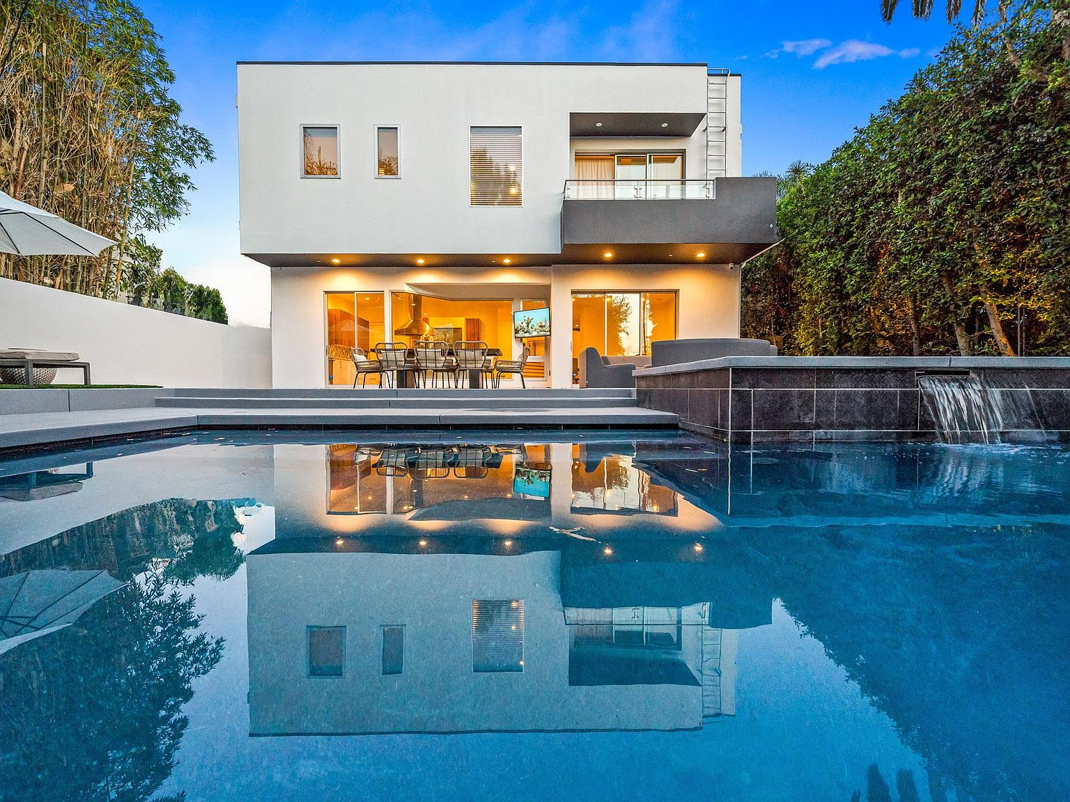 Los Angeles, CA 90048