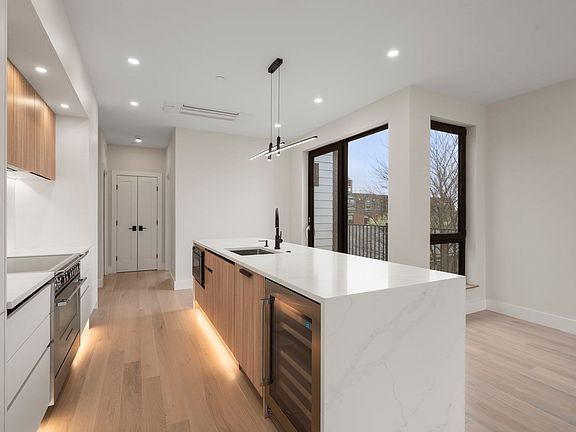 3rd image of 152 W 3rd St #2
