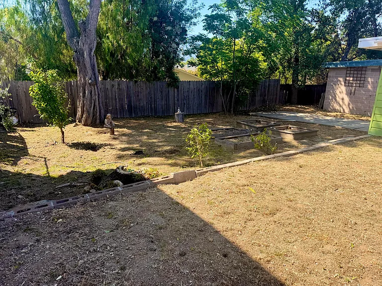 401 W Ojai Ave — Photo 2