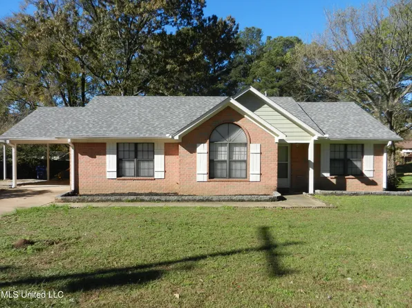 8647 Thunderbird Dr E, Hernando, MS 38632