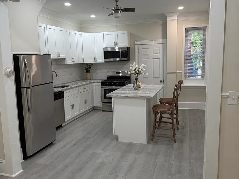 714 N 7th St — Photo 18