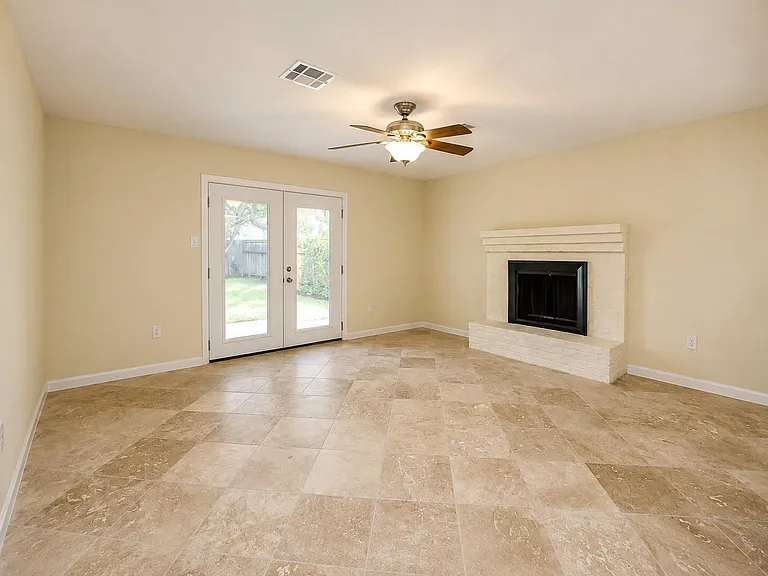 2110 Whiteback Dr — Photo 11