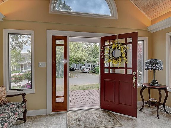 4th image of 209 55th St