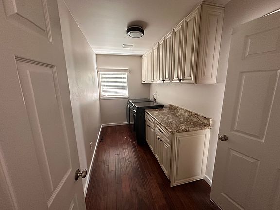 3rd image of 5106 Olive Ave SE