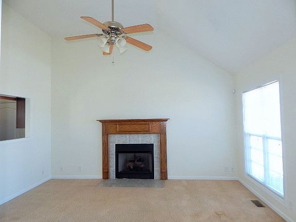 3rd image of 425 Athena Dr