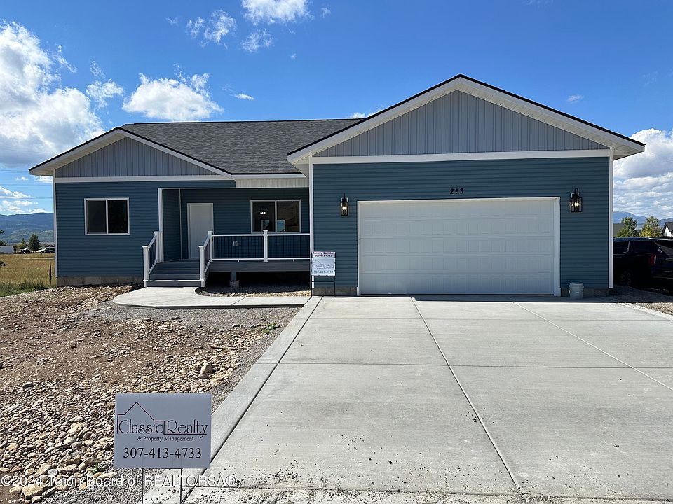 1st image of 253 Scrub Oak Dr