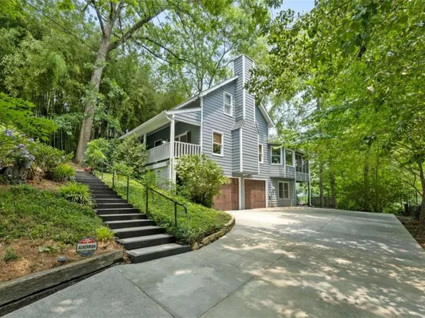 610 Lake Dr, Snellville, GA 30039