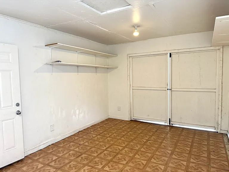 9827 Marshall St — Photo 15