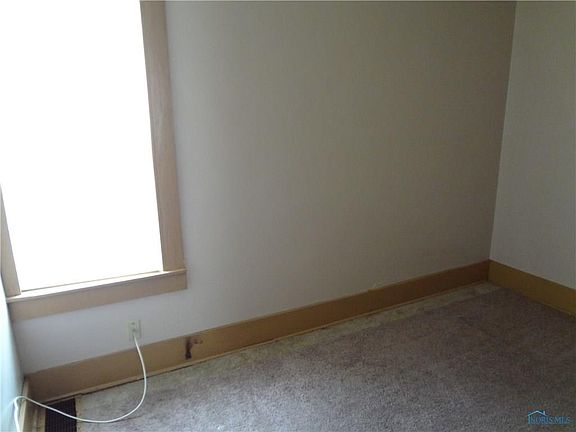 5th image of 423 S Poplar St