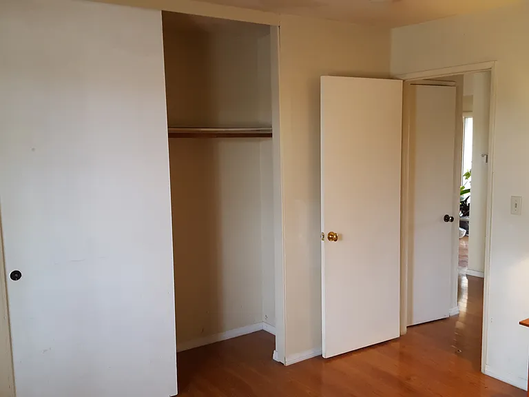 1026 Saint Louis Ave — Photo 5