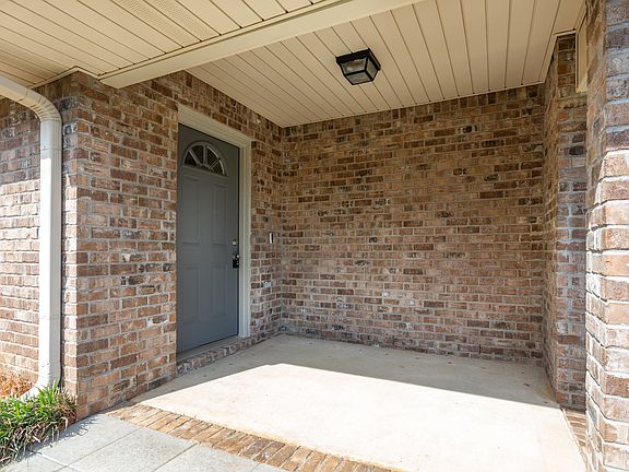 4th image of 1048 Lexington Dr