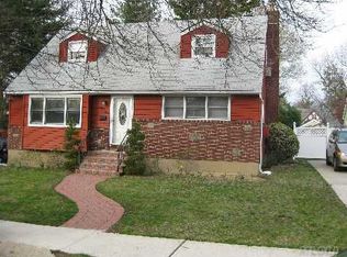 269 Meyer Ave, Valley Stream, NY 11580