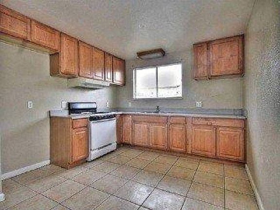3rd image of 3304 Blue Mountain Dr