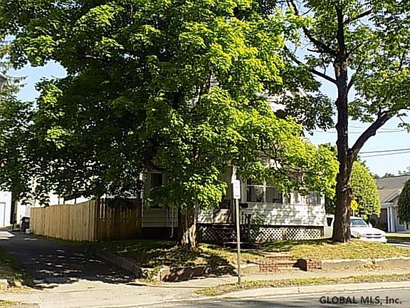 3rd image of 138 Saratoga Ave