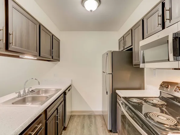 Americana Lakewood Apartments