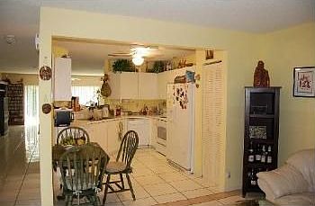 3rd image of 10116 Royal Palm Blvd