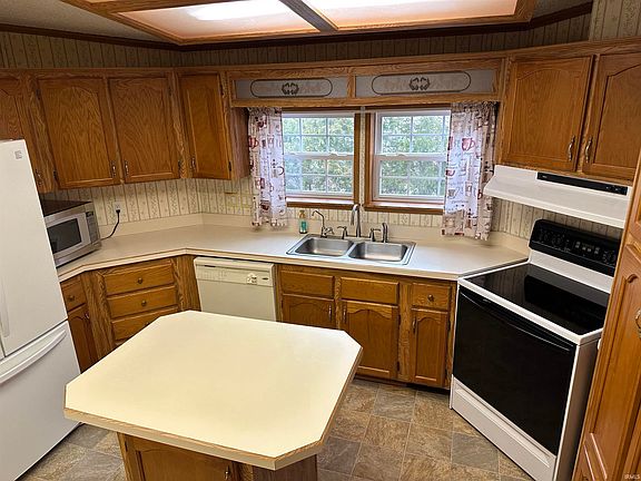 5th image of 7423 Locust Lake Dr E