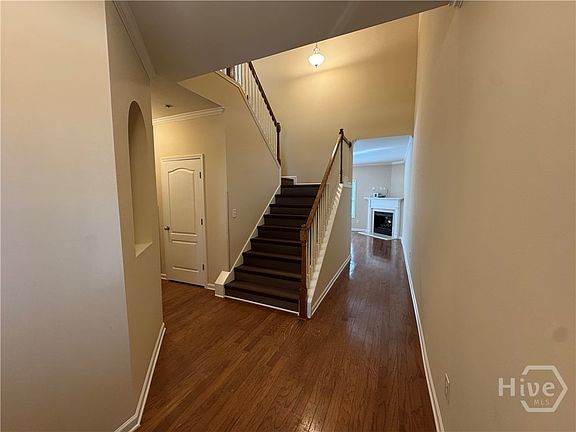 4th image of 1455 Blackstone Way