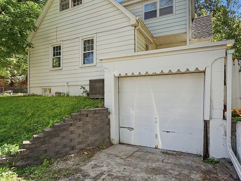 5227 Rees St — Photo 30