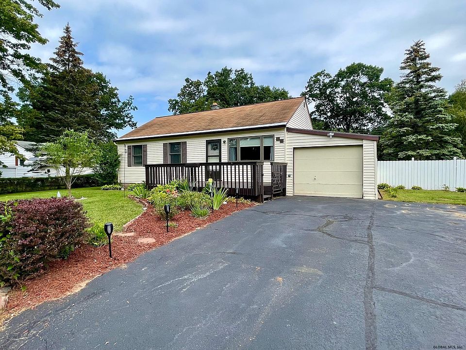 1st image of 19 Park Dr