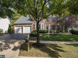 25272 Ripleys Field Dr, Chantilly, VA 20152