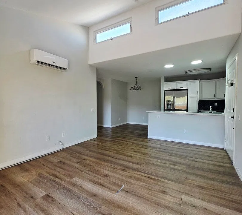 5252 Balboa Arms Dr #203
