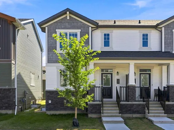 199 Carringham Rd NW, Calgary, AB T3P 1V4