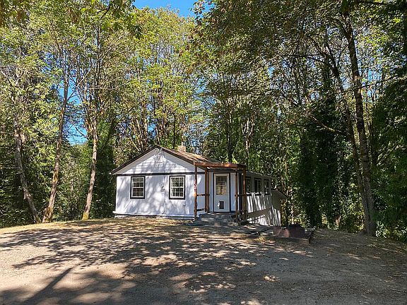 3rd image of 1248 Flower Ave
