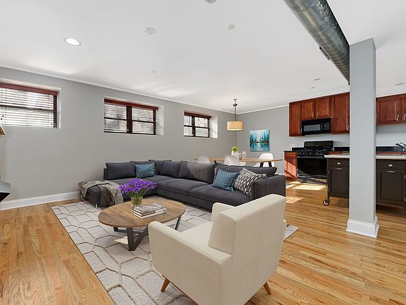 3rd image of 3553 N Paulina St Unit G