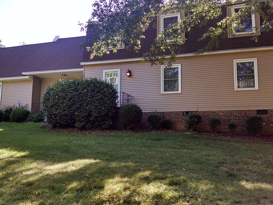 1st image of 100 Eastwood Dr