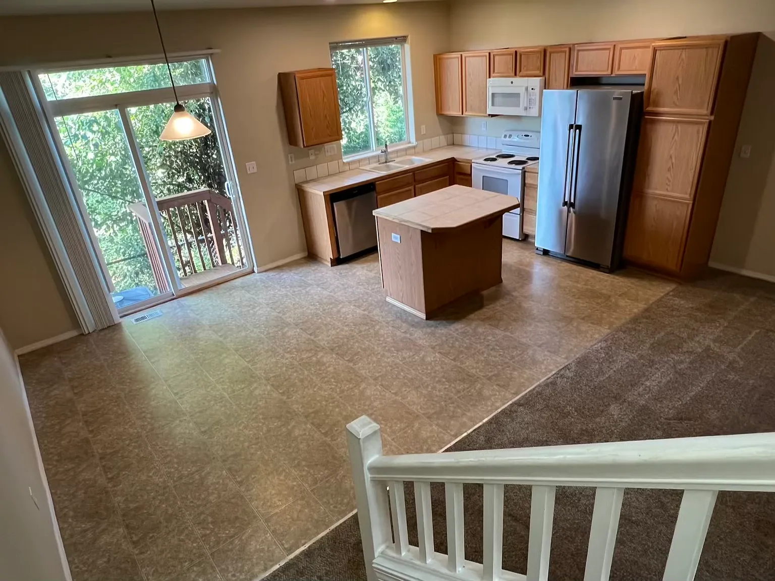 3 bed, 2.5 bath, 1618 sqft, $2,295 — Photo 2