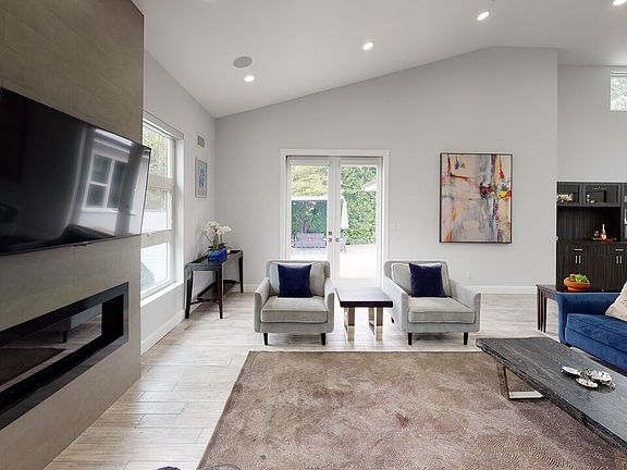 5th image of 10331 La Grange Ave