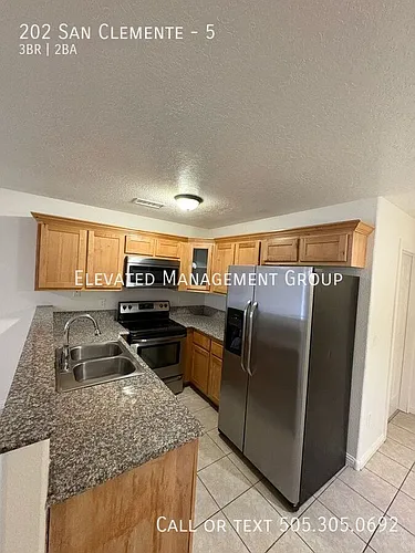 202 San Clemente Ave NW Photo 1