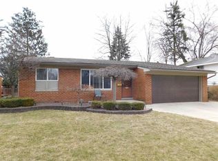 8948 Hensley Dr, Sterling Heights, MI 48314