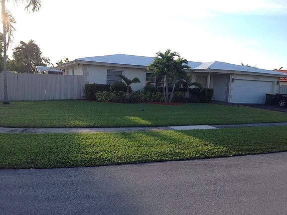 4th image of 8009 NW 72nd Ave