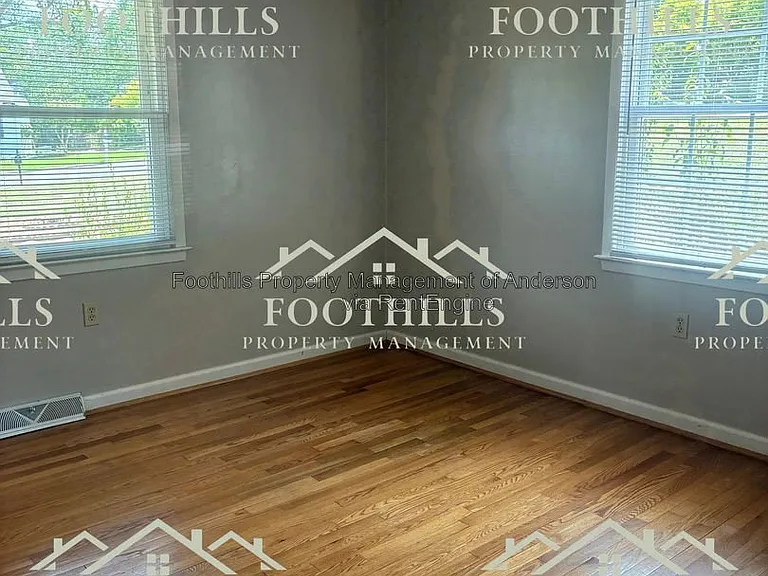 809 Wilson St — Photo 11