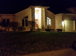 120 Oakbrook Dr, Columbus, IN 47201