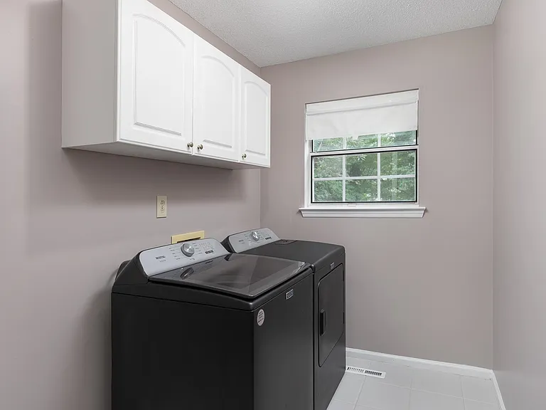 7830 Cove Ridge Dr — Photo 20