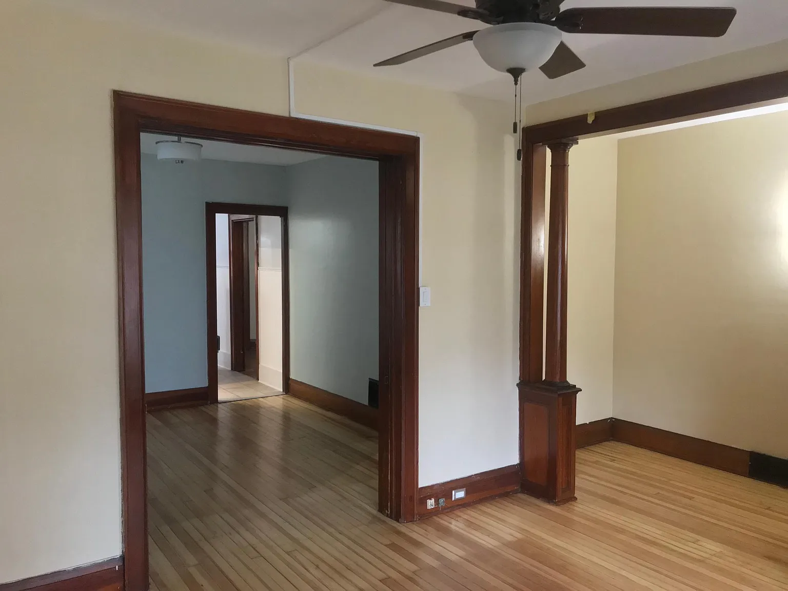 3 bed, 1200 sqft, $1,300 — Photo 2