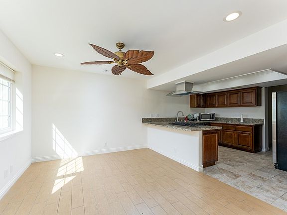 3rd image of 11012 Bixler Cir