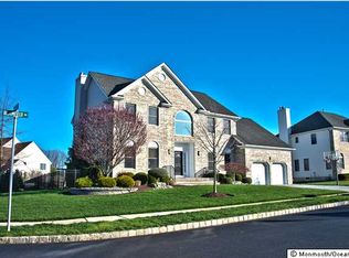 26 Bloomfield Rd, Manalapan, NJ 07726