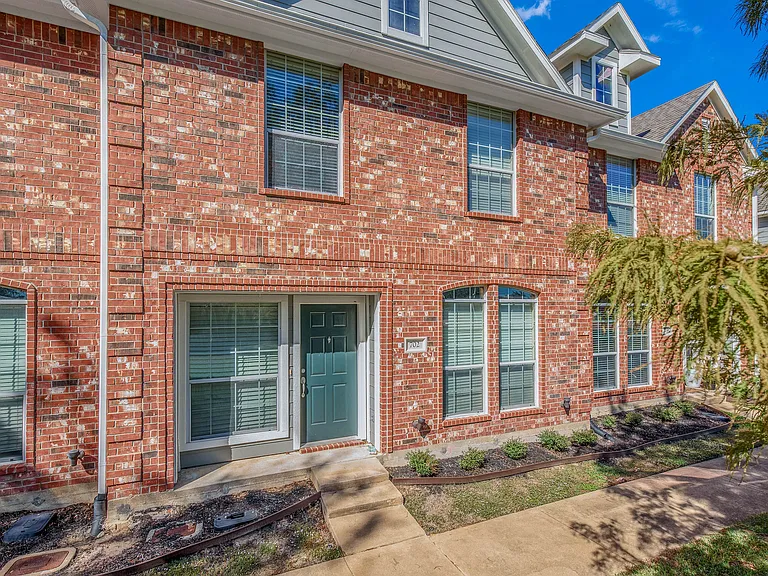 1001 Krenek Tap Rd #702 — Photo 1
